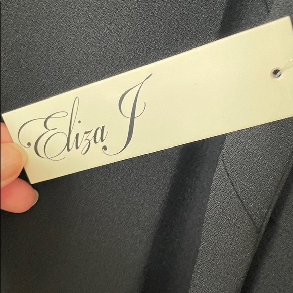 Eliza J Elegant Black Bell Sleeve Dress - Picture 3 of 10